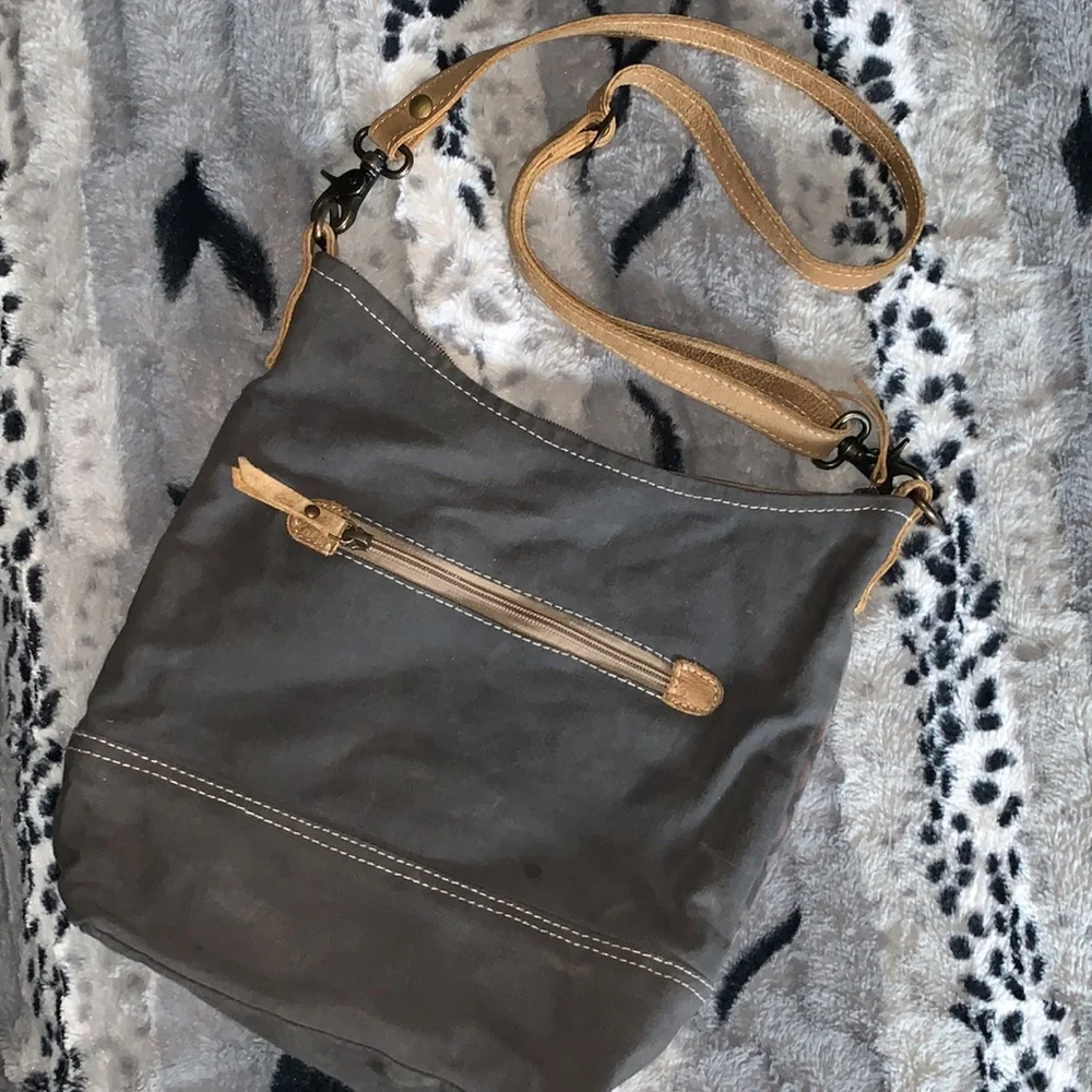 Myra Shoulder / Crossbody Bag - Picture 5 of 12